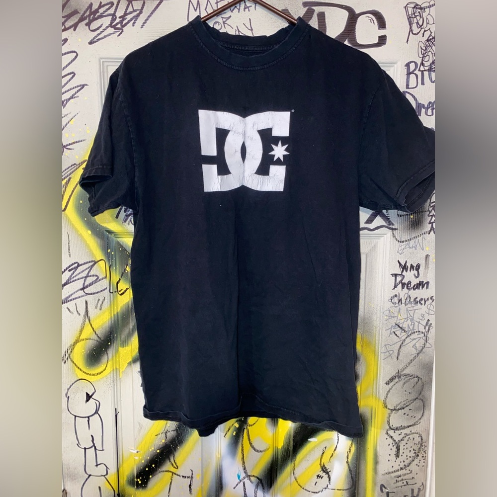 DC shirt Large